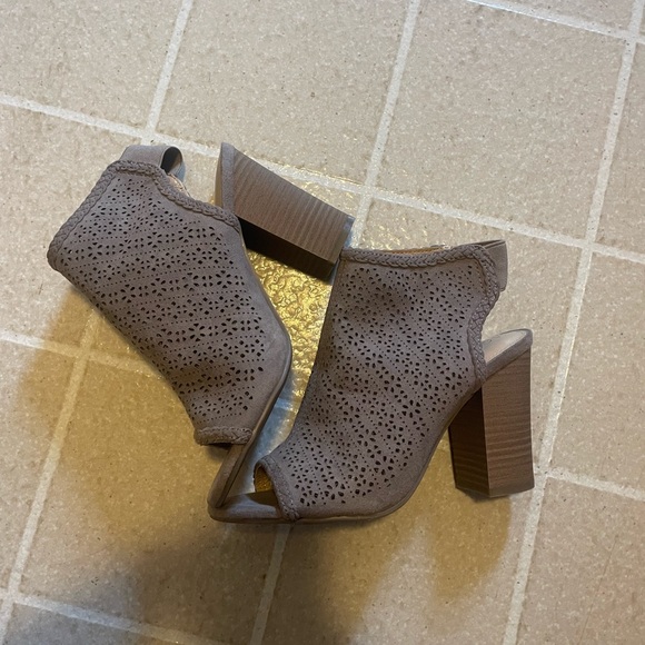 LC Lauren Conrad Hazelnut Women's Peep Toe Boots - Picture 2 of 3